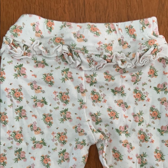 😊FREE😊 Bundles Baby Place Floral Print Baby Pants with Enclosed Feet size 3-6m - Picture 3 of 5
